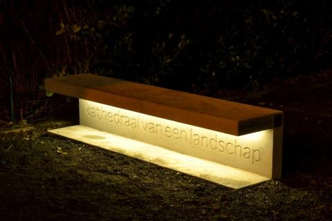 Sint-Jan-ter-Biezen, centre artistique et banc LED personnalisé