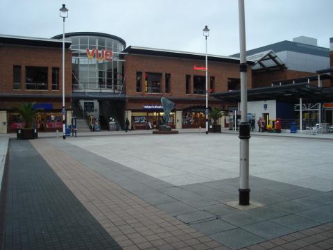 Esplanade du shopping center VUE de Portsmouth